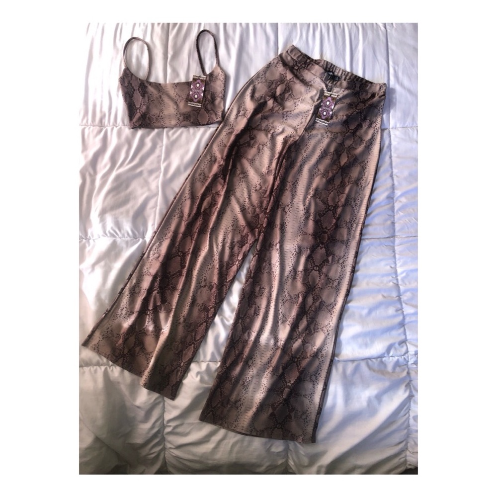 Boohoo snake print trouser/crop set
